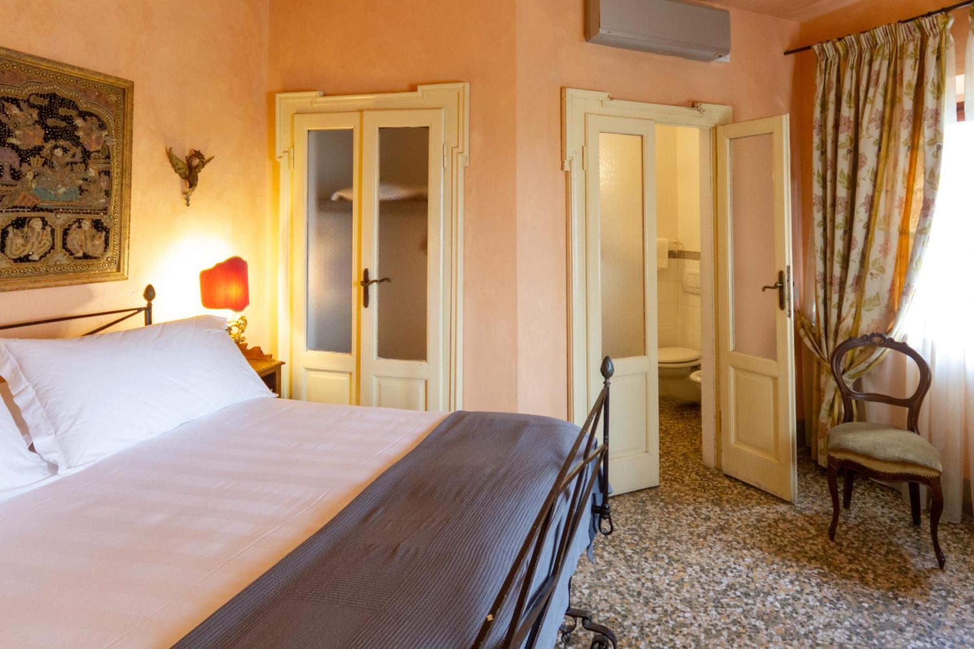 Antica Dimora Leones Bed & Breakfast Palaia Luaran gambar